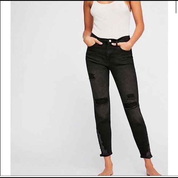 We The Free black distressed skinny jeans - Picture 1 of 9